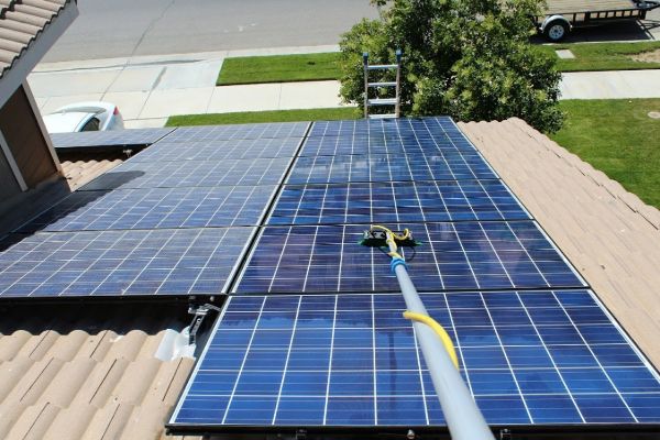 Solar Panel Cleaning Services 4